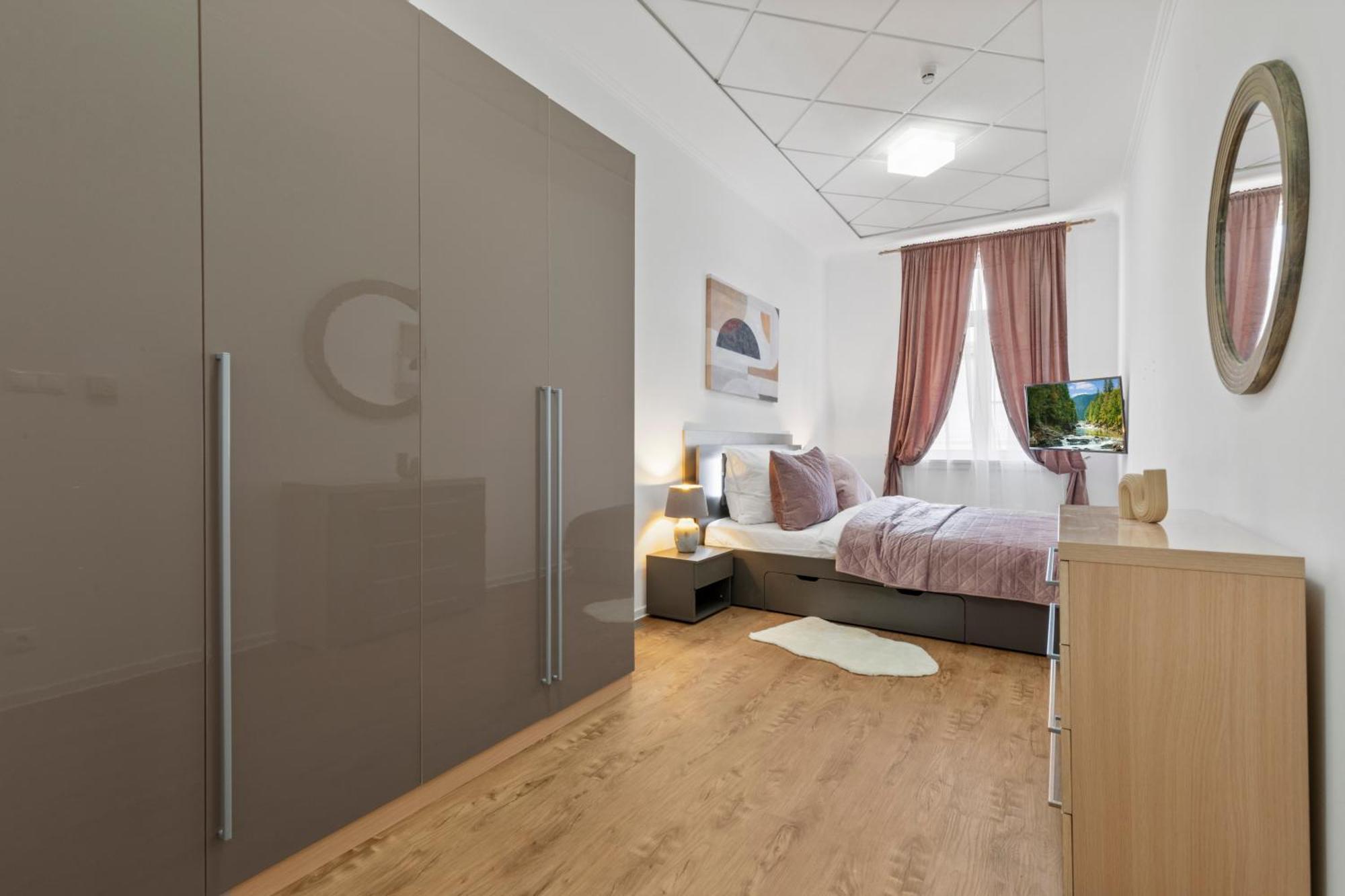 布拉迪斯拉发Luxe Living At Old Town Center公寓 外观 照片